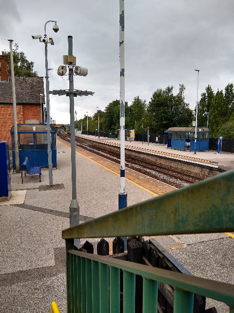 A photo of the two platforms and train tracks that comprise Conisbrough Station.